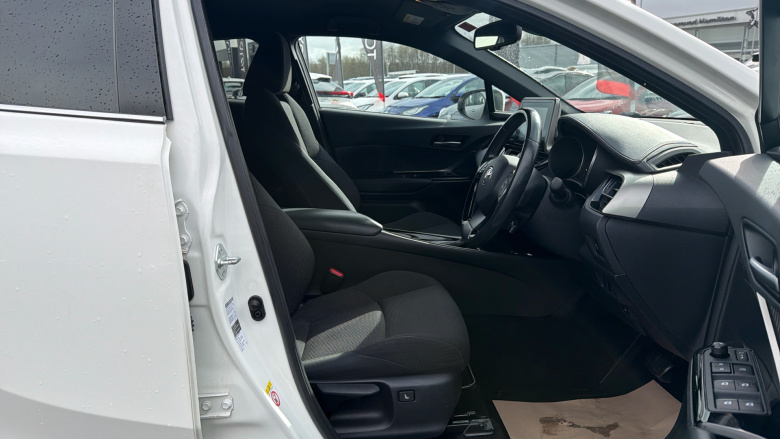 Toyota C-HR 1.8 Hybrid Design 5dr CVT Hybrid Hatchback